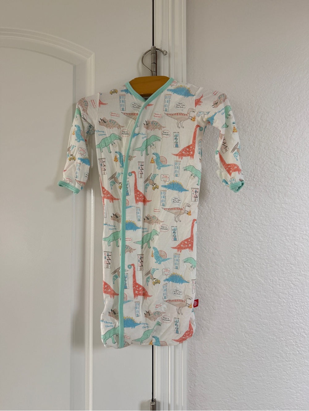 Magnetic me sleep gown newborn dinosaurs